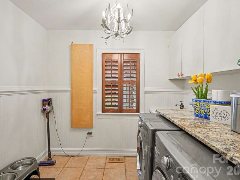 21300 Blakely Shores Drive, Cornelius, NC 28031.  MLS# CAR4404238, YatesRealty ID 37733. 