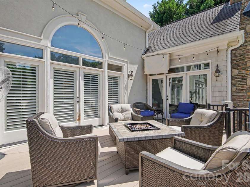 21300 Blakely Shores Drive, Cornelius, NC 28031.  MLS# CAR4404238, YatesRealty ID 37733. 