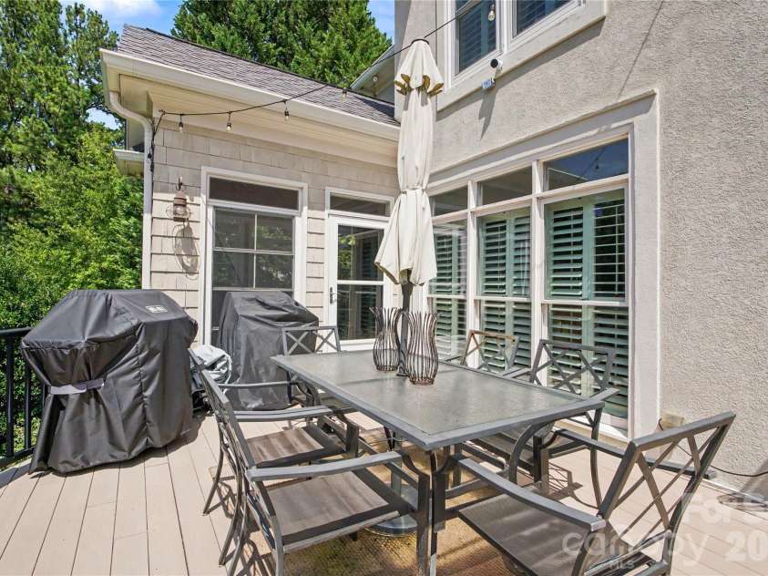 21300 Blakely Shores Drive, Cornelius, NC 28031.  MLS# CAR4404238, YatesRealty ID 37733. 