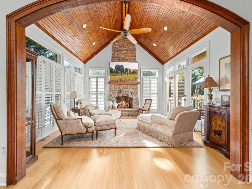 21300 Blakely Shores Drive, Cornelius, NC 28031.  MLS# CAR4416103, YatesRealty ID 37733. Bonus area off primary