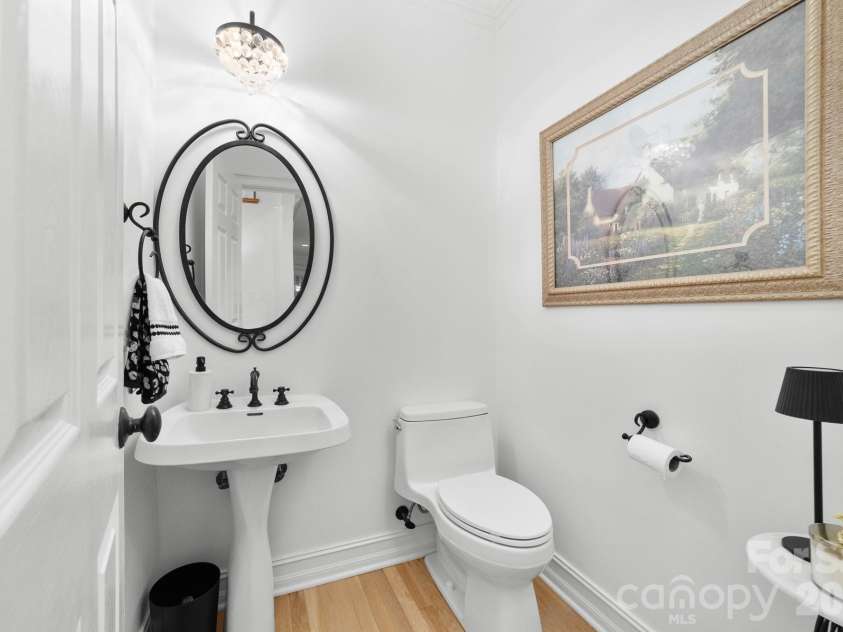21300 Blakely Shores Drive, Cornelius, NC 28031.  MLS# CAR4416103, YatesRealty ID 37733. Main floor 1/2 bath