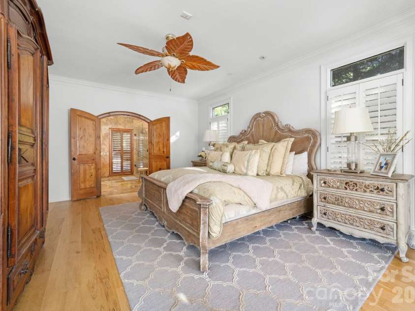 21300 Blakely Shores Drive, Cornelius, NC 28031.  MLS# CAR4416103, YatesRealty ID 37733. Primary bedroom