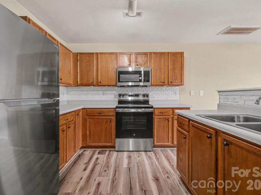 8607 Westhope Street, Charlotte, NC 28216.  MLS# CAR4404616, YatesRealty ID 37734. 
