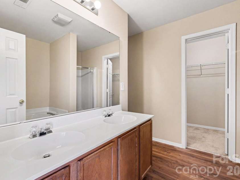 8607 Westhope Street, Charlotte, NC 28216.  MLS# CAR4404616, YatesRealty ID 37734. 