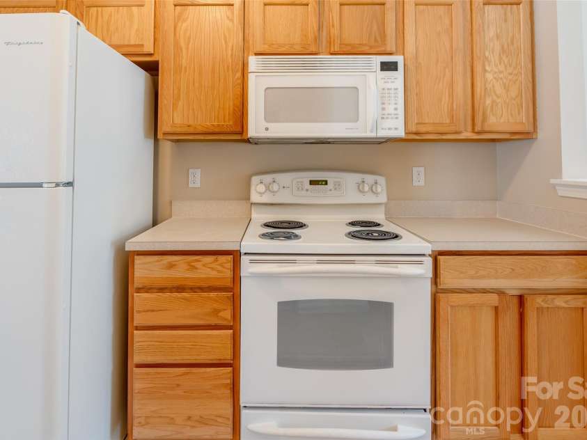 856 Dillard Road, Rock Hill, SC 29730.  MLS# CAR4404425, YatesRealty ID 37737. White and bright