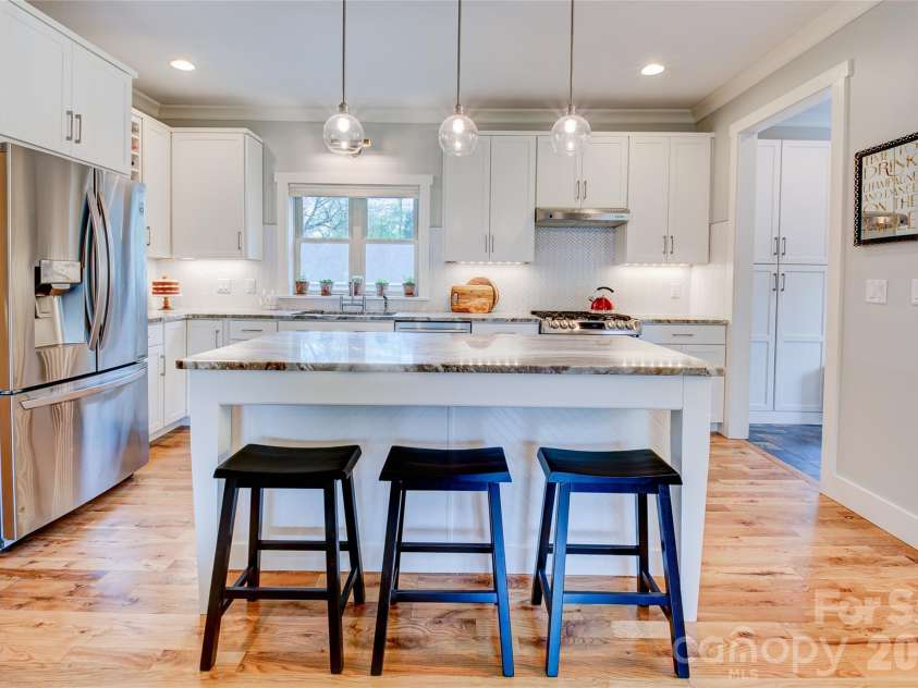 6 Hamlet Street, Black Mountain, NC 28711.  MLS# CAR4402819, YatesRealty ID 37738. 