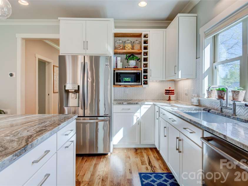 6 Hamlet Street, Black Mountain, NC 28711.  MLS# CAR4402819, YatesRealty ID 37738. 