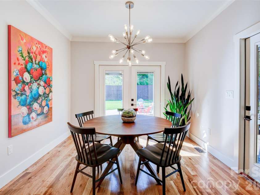 6 Hamlet Street, Black Mountain, NC 28711.  MLS# CAR4402819, YatesRealty ID 37738. 