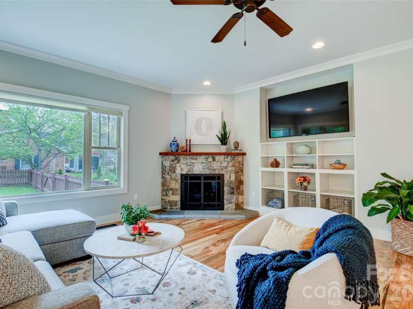 6 Hamlet Street, Black Mountain, NC 28711.  MLS# CAR4402819, YatesRealty ID 37738. 