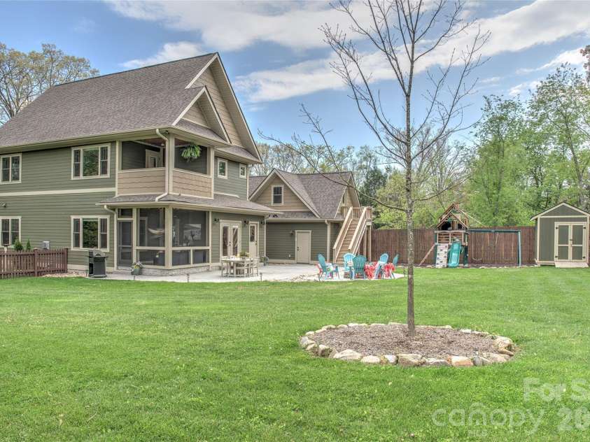 6 Hamlet Street, Black Mountain, NC 28711.  MLS# CAR4402819, YatesRealty ID 37738. 