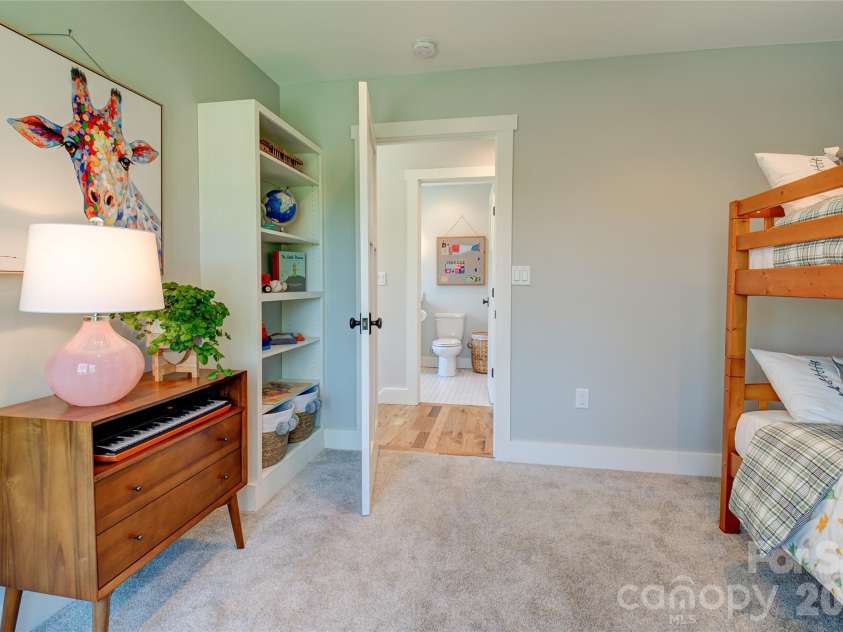 6 Hamlet Street, Black Mountain, NC 28711.  MLS# CAR4402819, YatesRealty ID 37738. 