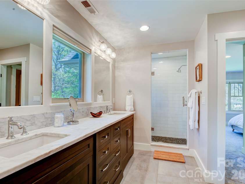 6 Hamlet Street, Black Mountain, NC 28711.  MLS# CAR4402819, YatesRealty ID 37738. 