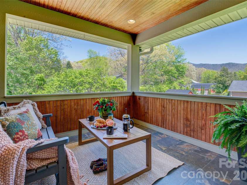 6 Hamlet Street, Black Mountain, NC 28711.  MLS# CAR4402819, YatesRealty ID 37738. 