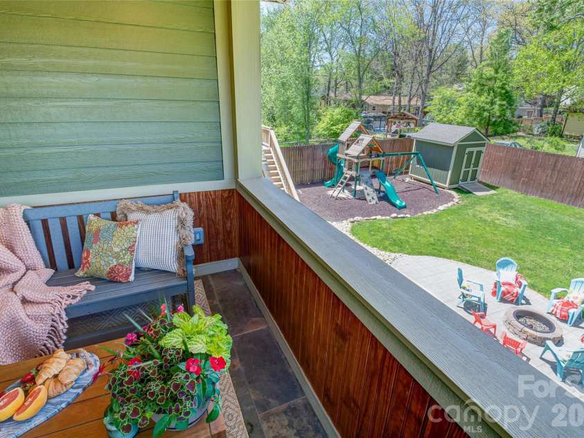 6 Hamlet Street, Black Mountain, NC 28711.  MLS# CAR4402819, YatesRealty ID 37738. 