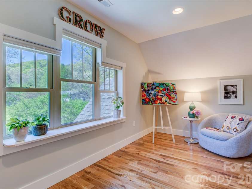 6 Hamlet Street, Black Mountain, NC 28711.  MLS# CAR4402819, YatesRealty ID 37738. 