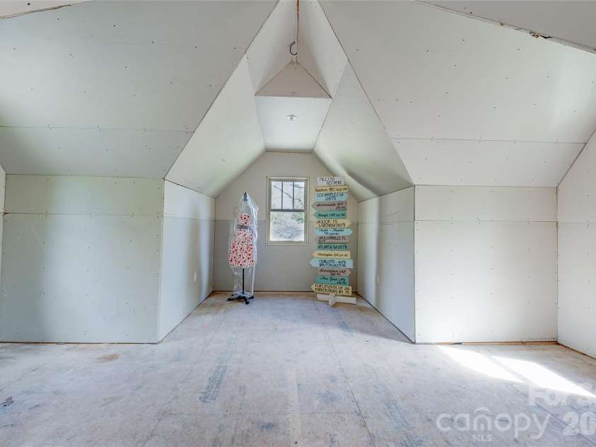 6 Hamlet Street, Black Mountain, NC 28711.  MLS# CAR4402819, YatesRealty ID 37738. 
