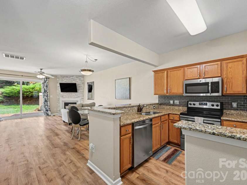 5338 Silabert Avenue, Charlotte, NC 28205.  MLS# CAR4399038, YatesRealty ID 37739. Granite counters.