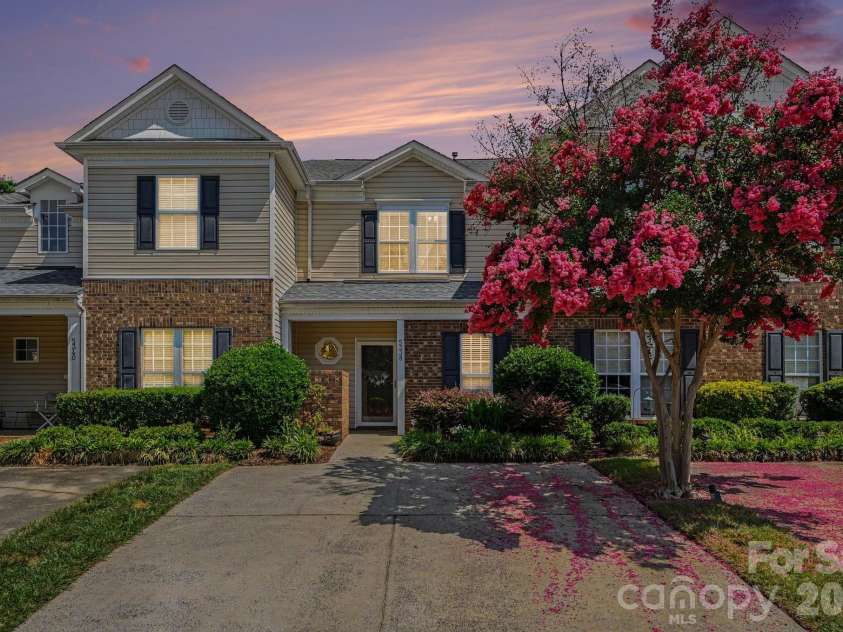5338 Silabert Avenue, Charlotte, NC 28205.  MLS# CAR4399038, YatesRealty ID 37739. Welcome Home!