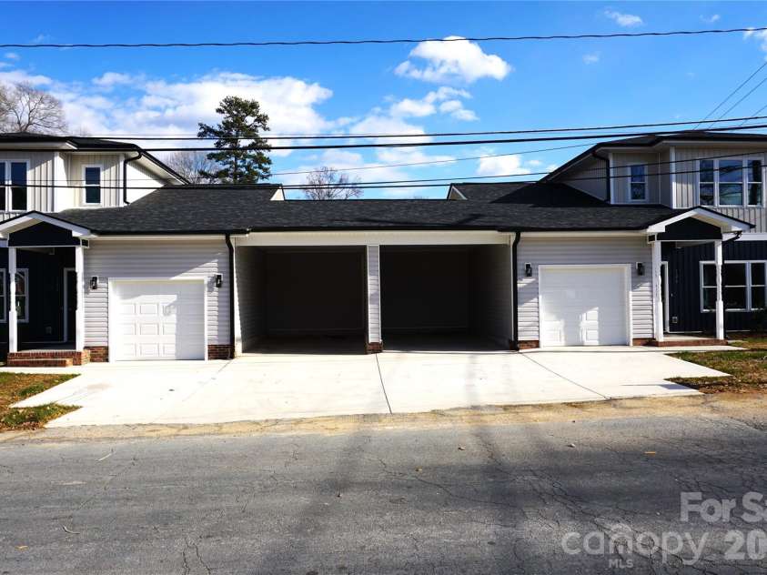 132 Glenn Avenue, Kannapolis, NC 28081.  MLS# CAR4343925, YatesRealty ID 3774. 