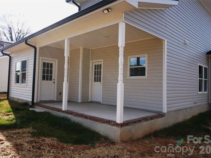 132 Glenn Avenue, Kannapolis, NC 28081.  MLS# CAR4343925, YatesRealty ID 3774. 