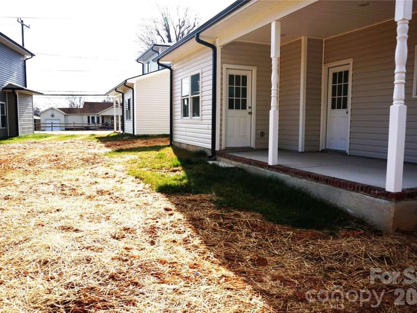 132 Glenn Avenue, Kannapolis, NC 28081.  MLS# CAR4343925, YatesRealty ID 3774. 