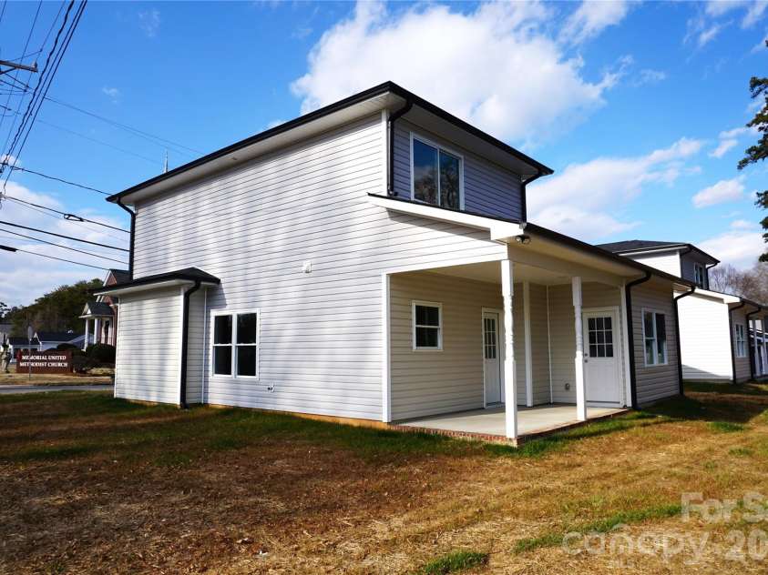 132 Glenn Avenue, Kannapolis, NC 28081.  MLS# CAR4343925, YatesRealty ID 3774. 