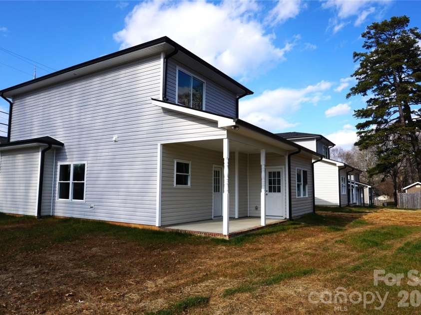 132 Glenn Avenue, Kannapolis, NC 28081.  MLS# CAR4343925, YatesRealty ID 3774. 