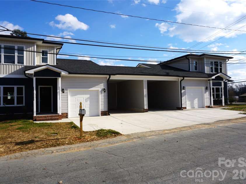 132 Glenn Avenue, Kannapolis, NC 28081.  MLS# CAR4343925, YatesRealty ID 3774. 