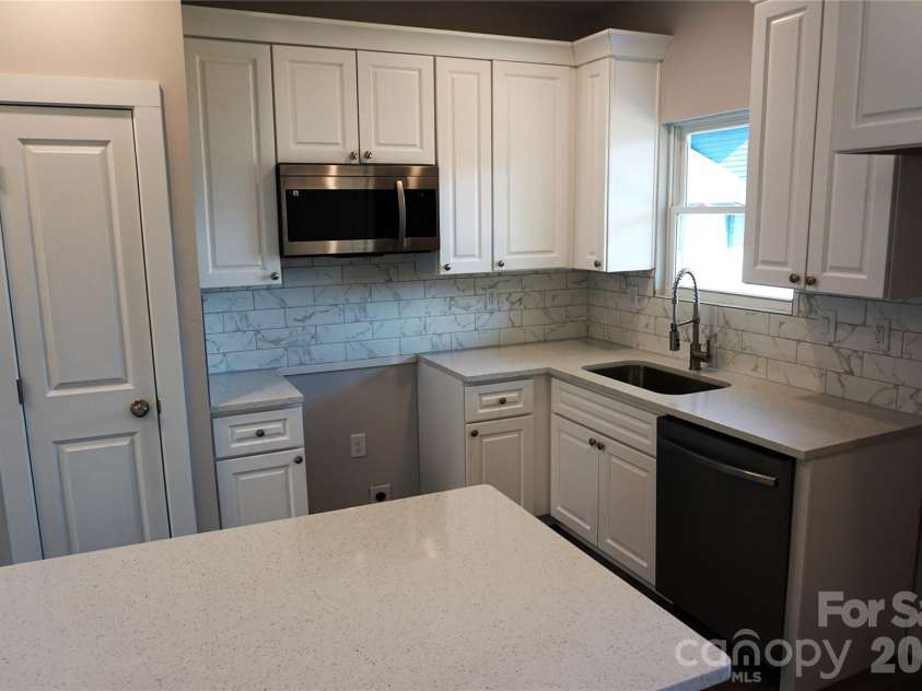 132 Glenn Avenue, Kannapolis, NC 28081.  MLS# CAR4343925, YatesRealty ID 3774. 