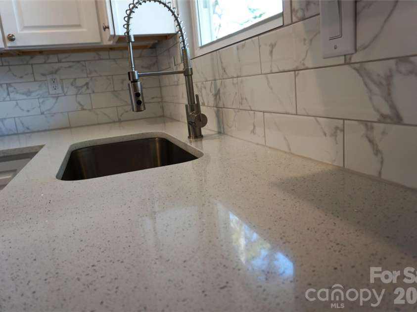 132 Glenn Avenue, Kannapolis, NC 28081.  MLS# CAR4343925, YatesRealty ID 3774. 