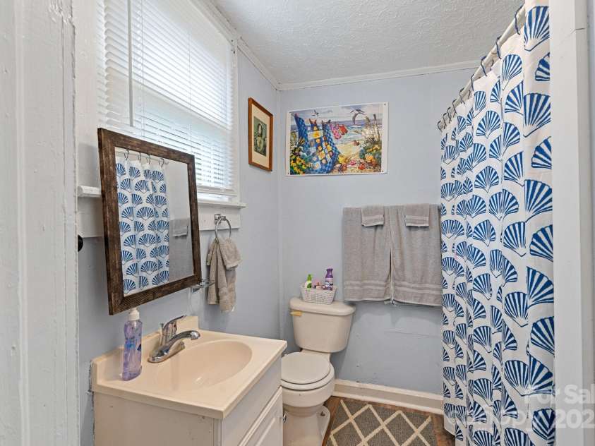 900 Alma Avenue, Kannapolis, NC 28081.  MLS# CAR4184002, YatesRealty ID 3774. 