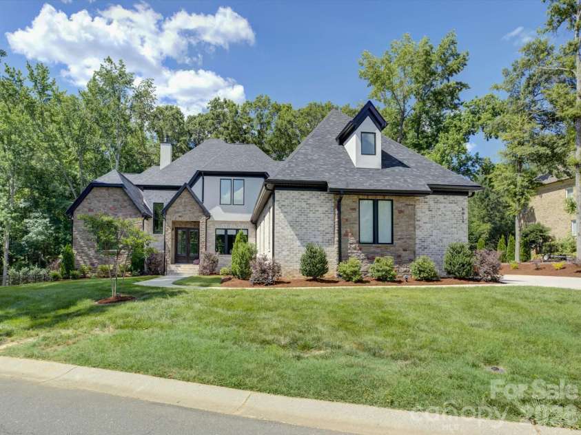 1016 Sherringham Way, Waxhaw, NC 28173.  MLS# CAR4393458, YatesRealty ID 37742. 