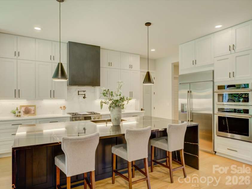 1016 Sherringham Way, Waxhaw, NC 28173.  MLS# CAR4393458, YatesRealty ID 37742. 