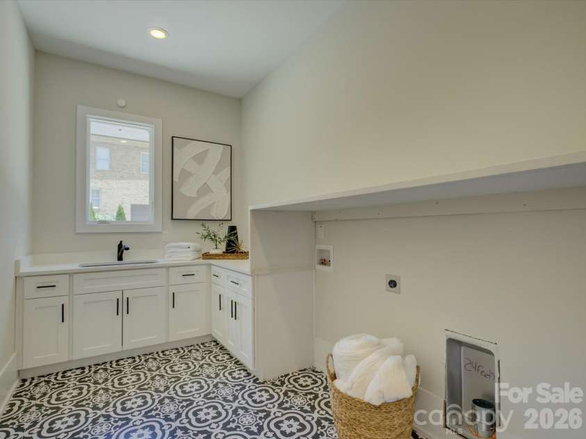 1016 Sherringham Way, Waxhaw, NC 28173.  MLS# CAR4393458, YatesRealty ID 37742. 