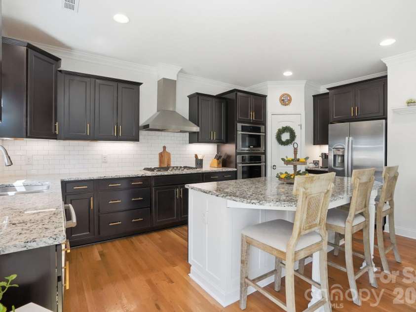 10420 Daufuskie Drive, Charlotte, NC 28278.  MLS# CAR4394078, YatesRealty ID 37744. 