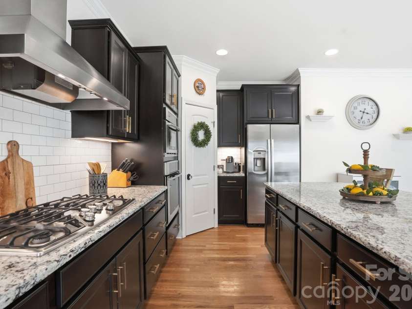 10420 Daufuskie Drive, Charlotte, NC 28278.  MLS# CAR4394078, YatesRealty ID 37744. 