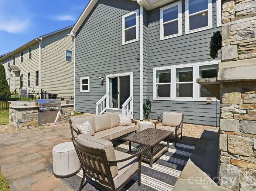 10420 Daufuskie Drive, Charlotte, NC 28278.  MLS# CAR4394078, YatesRealty ID 37744. 
