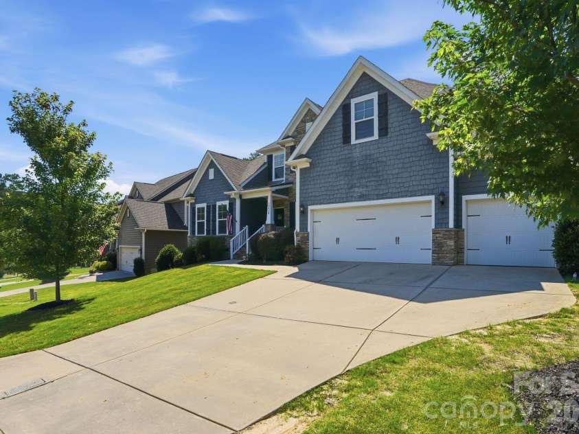 10420 Daufuskie Drive, Charlotte, NC 28278.  MLS# CAR4394078, YatesRealty ID 37744. 