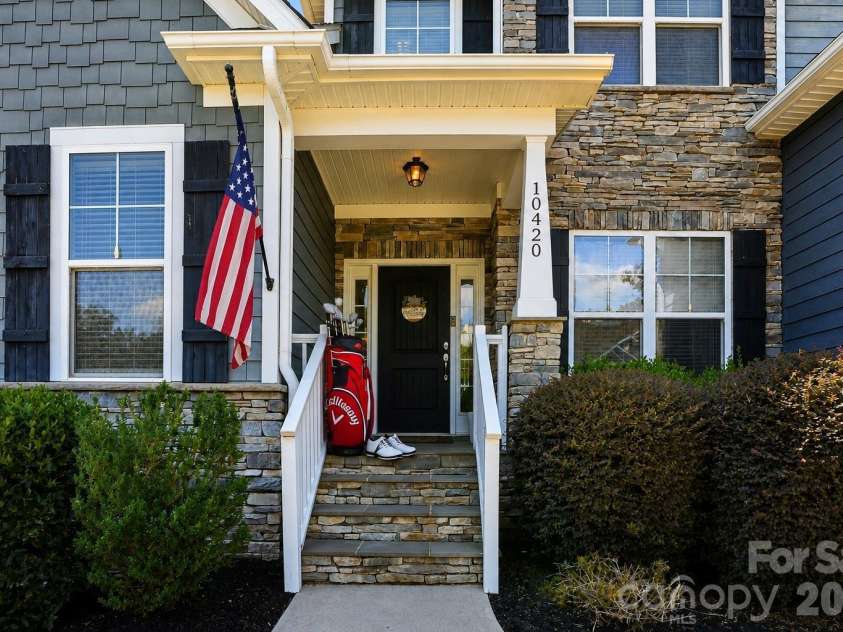 10420 Daufuskie Drive, Charlotte, NC 28278.  MLS# CAR4394078, YatesRealty ID 37744. 