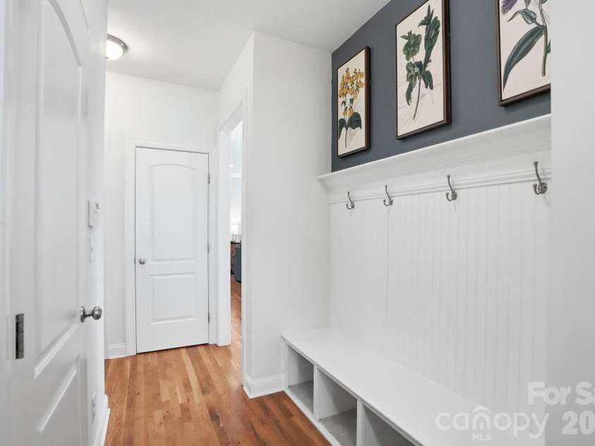 10420 Daufuskie Drive, Charlotte, NC 28278.  MLS# CAR4394078, YatesRealty ID 37744. Drop zone