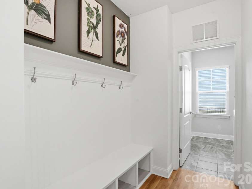 10420 Daufuskie Drive, Charlotte, NC 28278.  MLS# CAR4394078, YatesRealty ID 37744. Drop zone