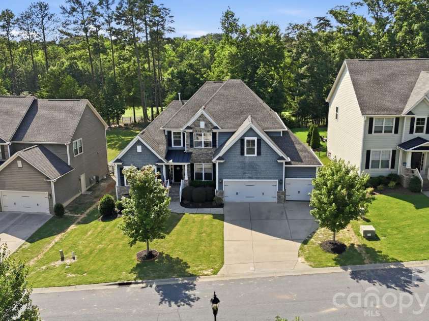 10420 Daufuskie Drive, Charlotte, NC 28278.  MLS# CAR4394078, YatesRealty ID 37744. Front