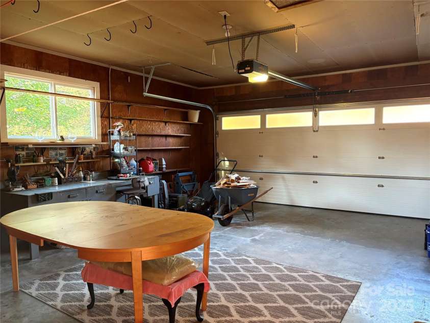1235 Pinebrook Circle, Hendersonville, NC 28739.  MLS# CAR4309617, YatesRealty ID 3775. Garage Workshop