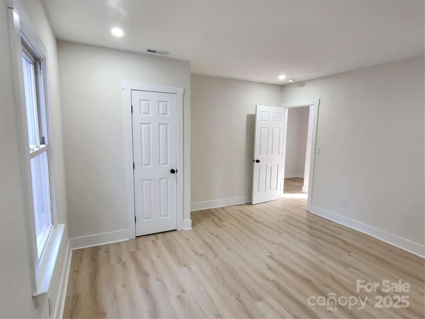 200 HillCrest Avenue, Hickory, NC 28601.  MLS# CAR4227307, YatesRealty ID 3775. Guest Bedroom