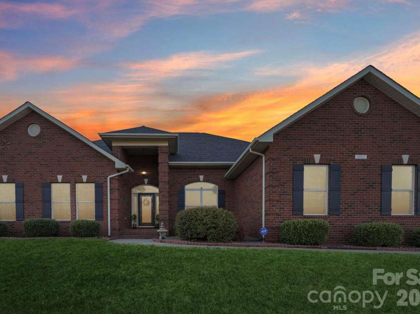 3015 Tallgrass Bluff, Rock Hill, SC 29732.  MLS# CAR4350111, YatesRealty ID 3775. 