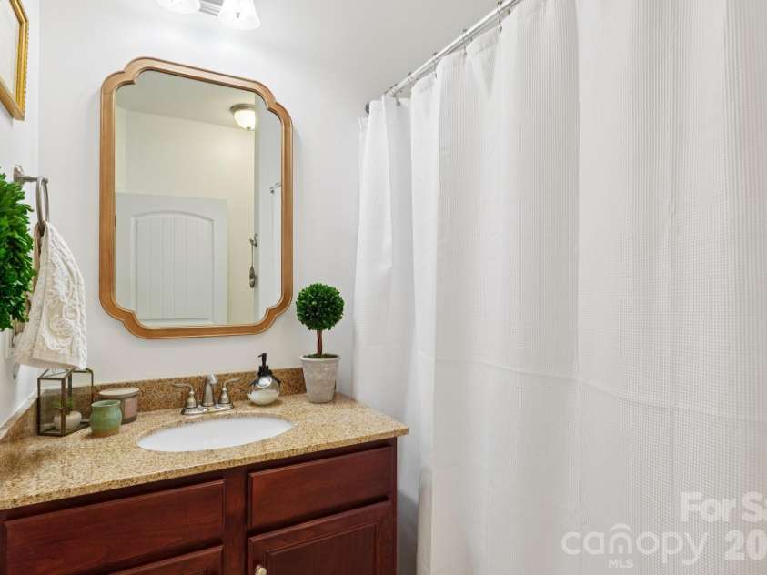 3015 Tallgrass Bluff, Rock Hill, SC 29732.  MLS# CAR4350111, YatesRealty ID 3775. Bathroom 1