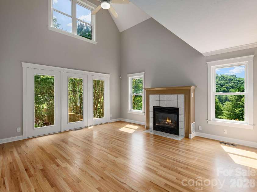 30 Apple Tree Way, Asheville, NC 28805.  MLS# CAR4396563, YatesRealty ID 37750. 