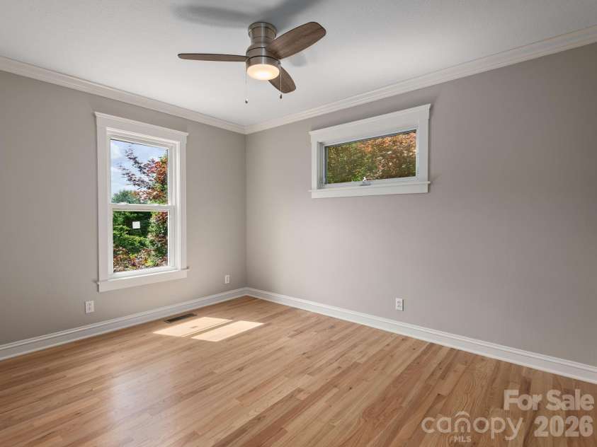 30 Apple Tree Way, Asheville, NC 28805.  MLS# CAR4396563, YatesRealty ID 37750. 