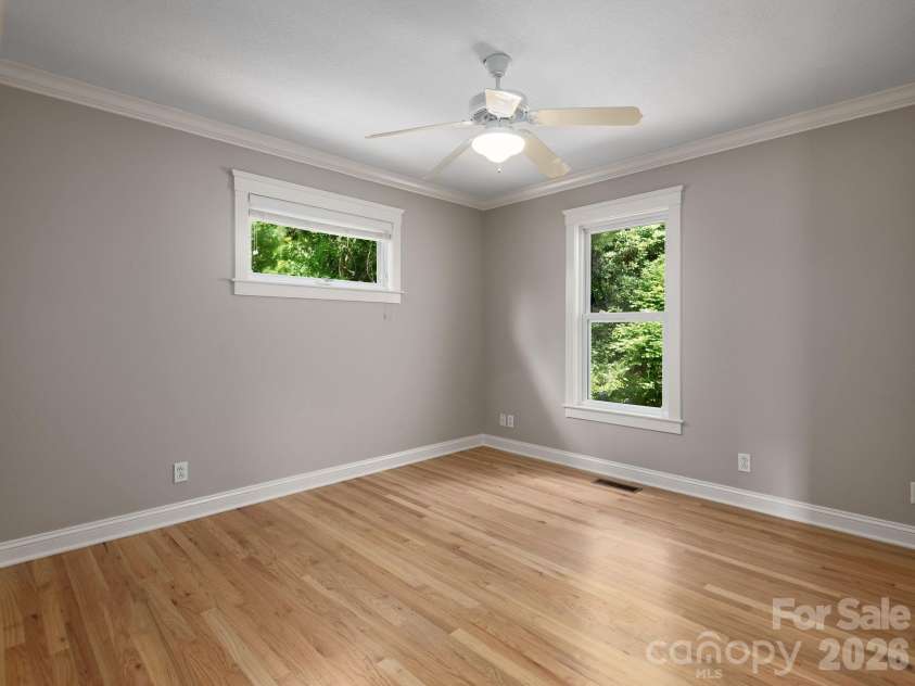 30 Apple Tree Way, Asheville, NC 28805.  MLS# CAR4396563, YatesRealty ID 37750. 