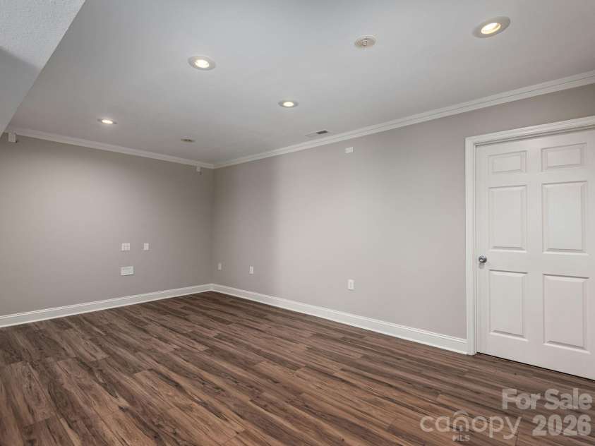 30 Apple Tree Way, Asheville, NC 28805.  MLS# CAR4396563, YatesRealty ID 37750. 